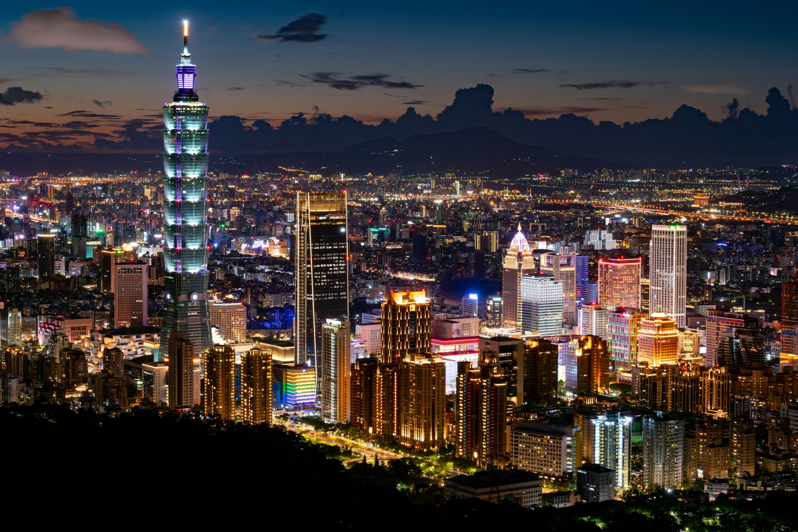 You are currently viewing How U.S. Tech Moves Can Predict Taiwan’s Market Tomorrow
